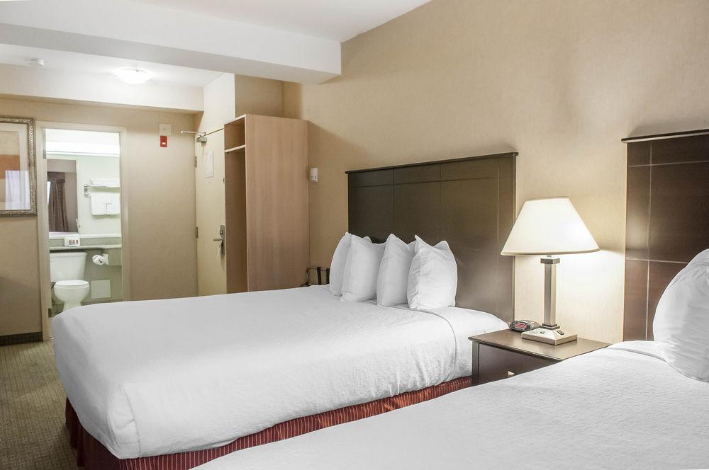 Econo Lodge Inn & Suites Downtown Toronto Exterior foto
