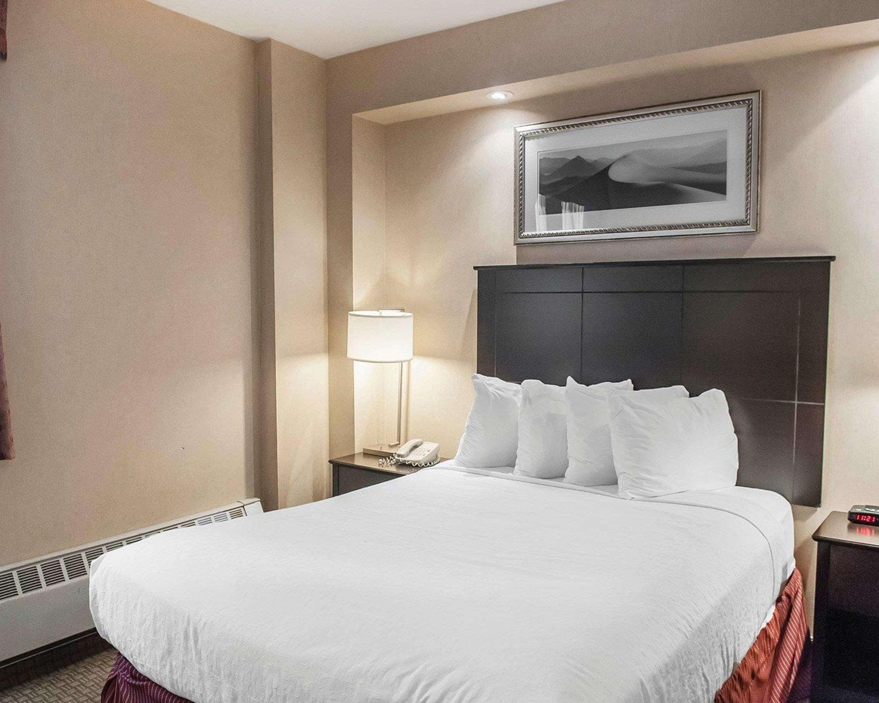 Econo Lodge Inn & Suites Downtown Toronto Exterior foto