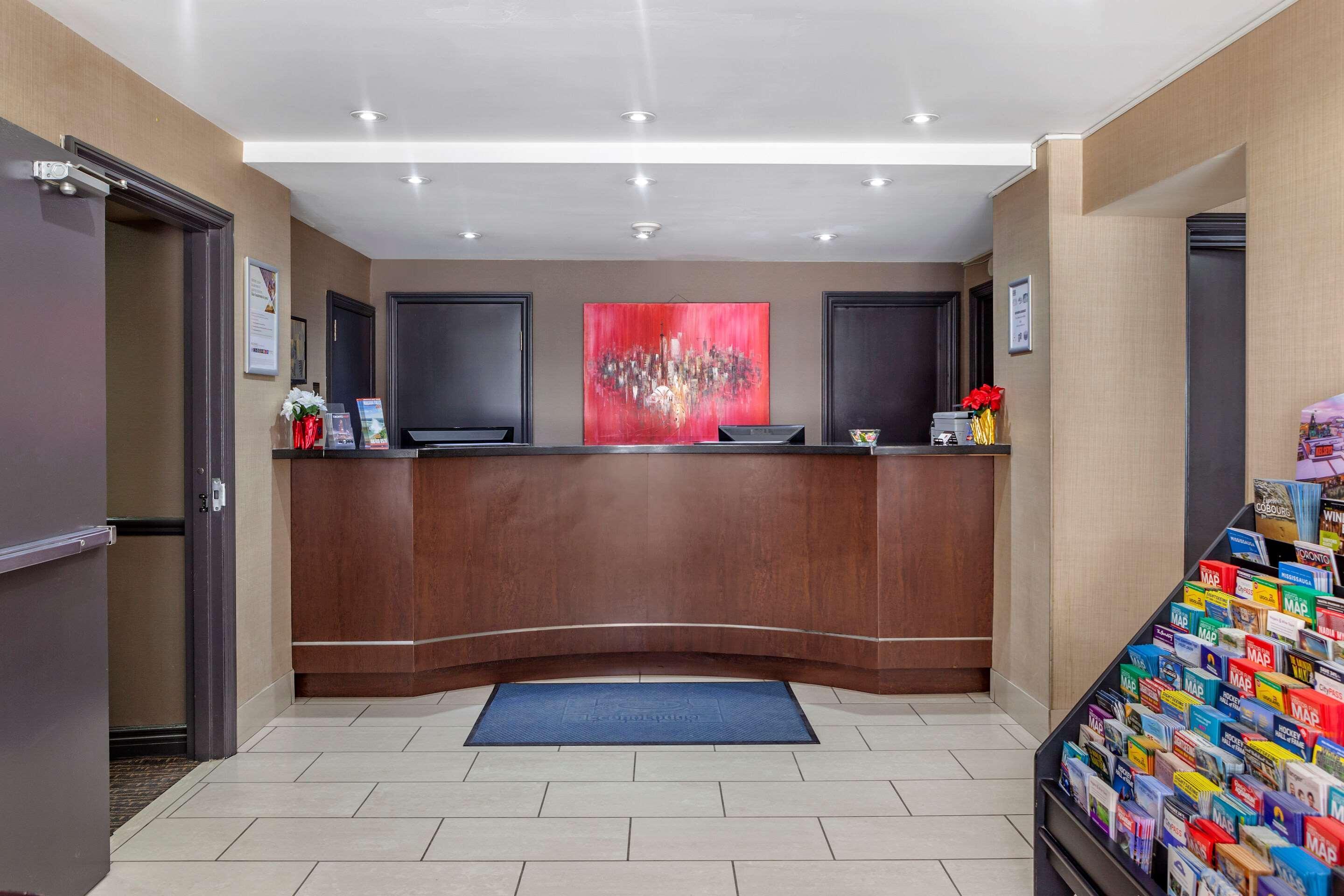 Econo Lodge Inn & Suites Downtown Toronto Exterior foto
